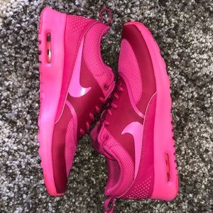 HOT PINK NIKE SHOES💖✨